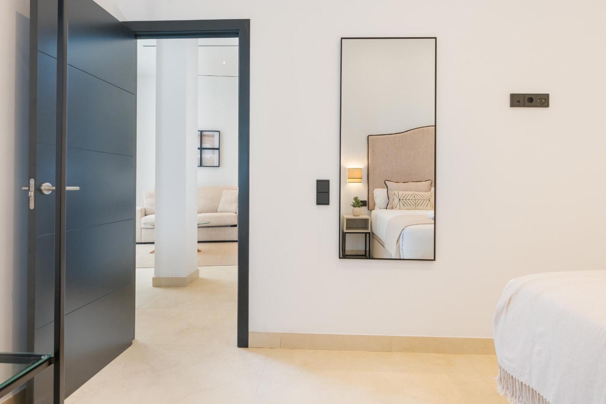 New Design Apartment - Private Patio - Gallos 2 Sevilla Dış mekan fotoğraf